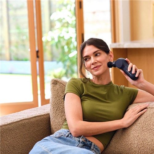 RT0004424-6A40-therabody-thermFace-massager-1
