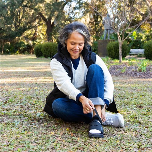 WEB-DMSS-darco-med-surg-shoe-1
