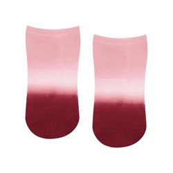 670030M-move-active-low-rise-grip-sock-berry-kiss-med-1